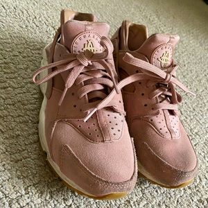Lightly worn Air Huarache sneakers by Nike